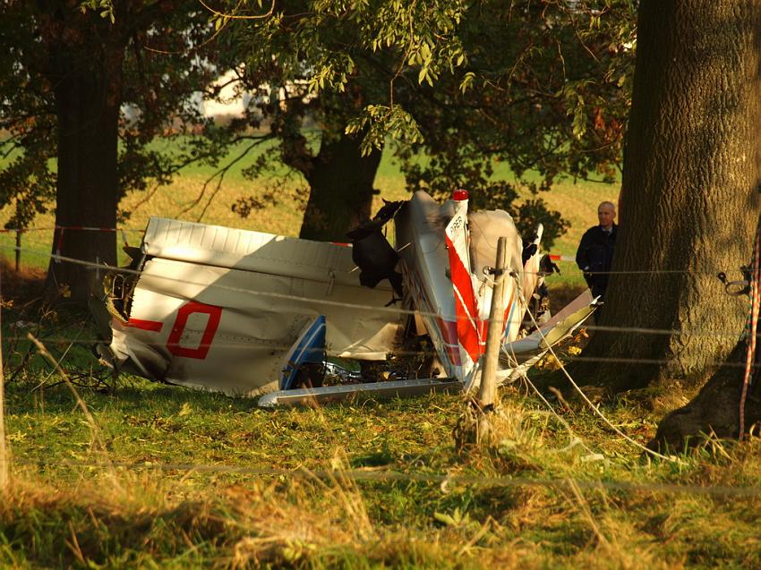 Kleinflugzeug abgestuerzt Sankt Augustin Meindorf P120.JPG